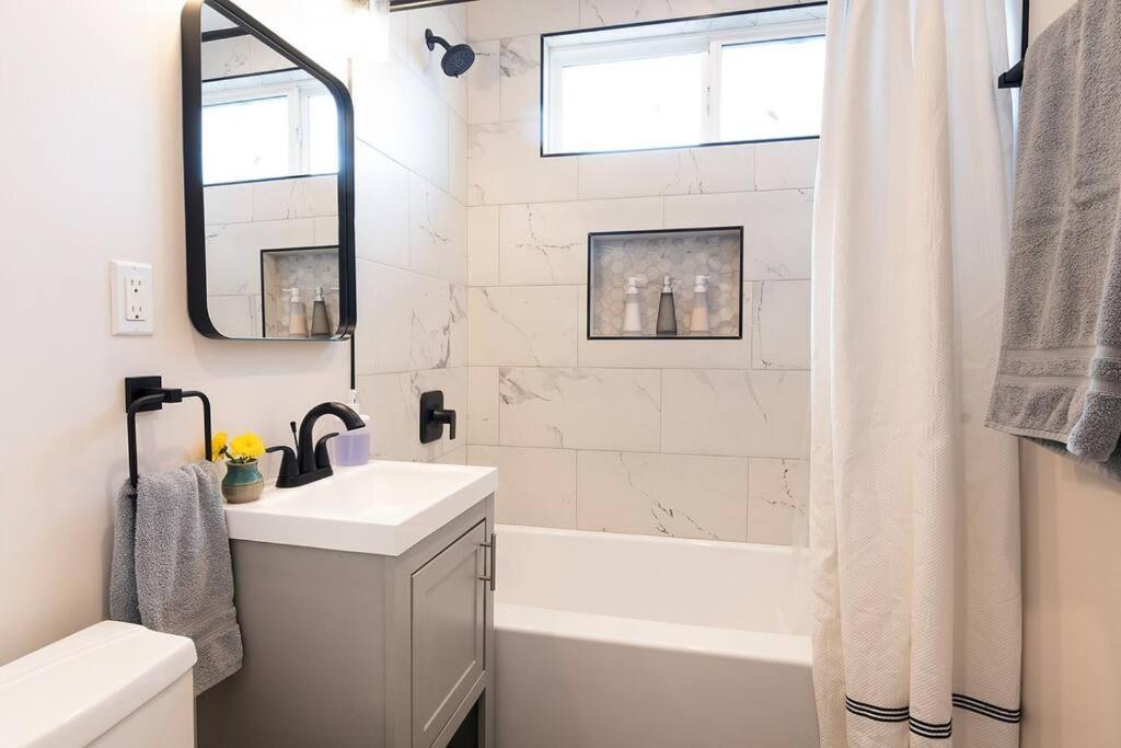 Beautiful 3 Bed 1 Bath Designer Home + Hot Tub Los Angeles Zewnętrze zdjęcie